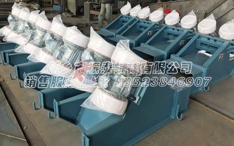 常見(jiàn)的電機(jī)振動(dòng)給料機(jī)規(guī)格型號(hào)及特點(diǎn)