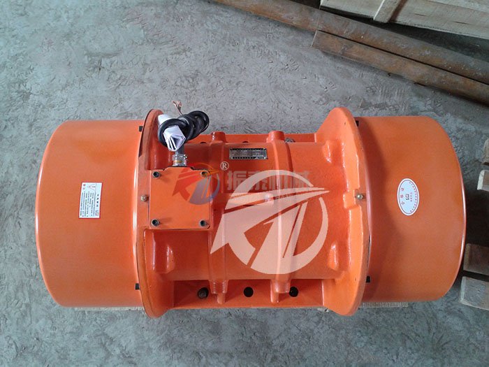振動電機(jī)MV-50-4型發(fā)貨現(xiàn)場